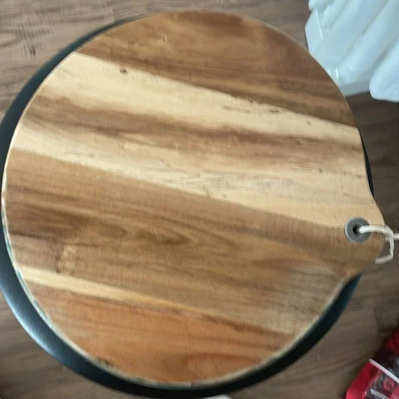 Round Wooden and Resin Serving Board - Picture 2 of 4
